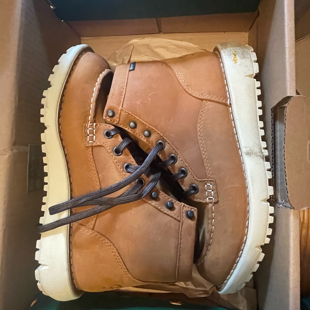 Danner Moc Waterproof Boot 917 EUC Womens 7.5 - Picture 2 of 6